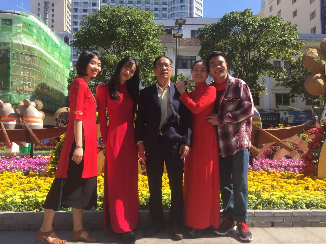 Cô giáo trẻ xung phong vào lính