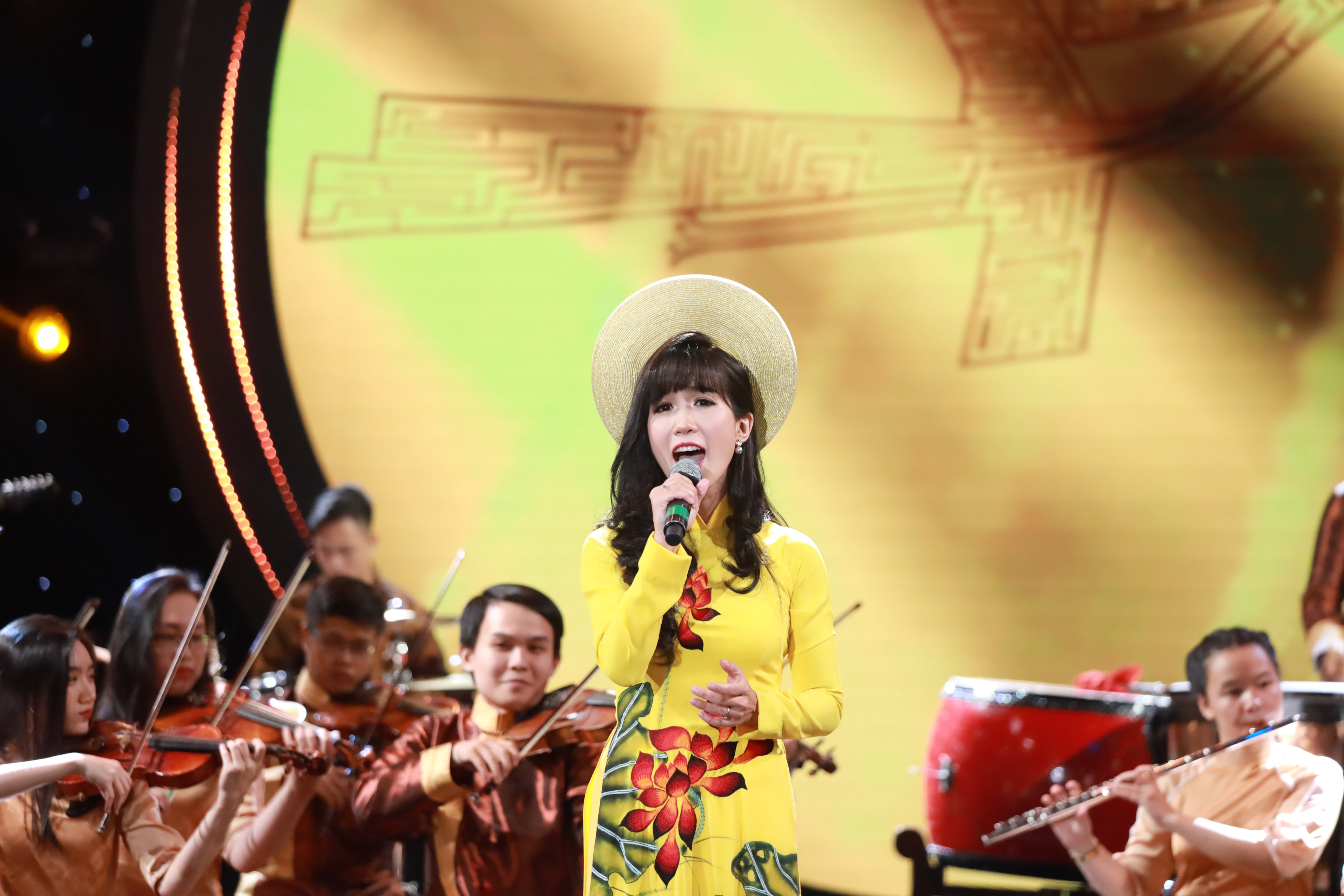 NSƯT Tú Sương tái hiện 'Thái hậu Dương Vân Nga' Miền ký ức tháng 2 chủ đề dành những chia sẻ về lịch sử, nghệ thuật truyền thống