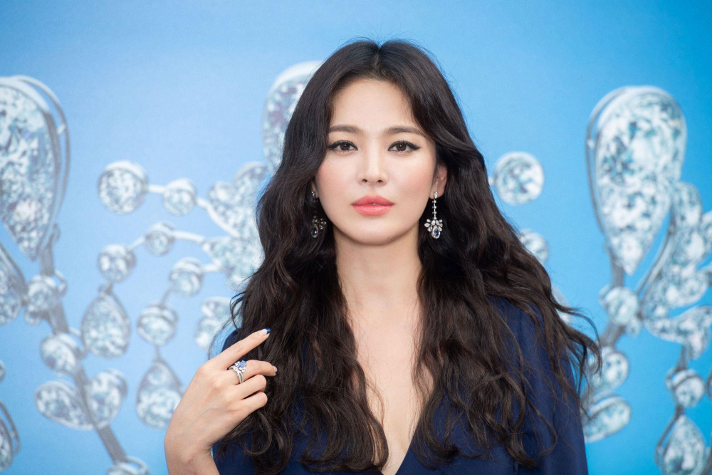 Hậu ly hôn, Song Hye Kyo ngày càng trẻ trụng và xinh đẹp.