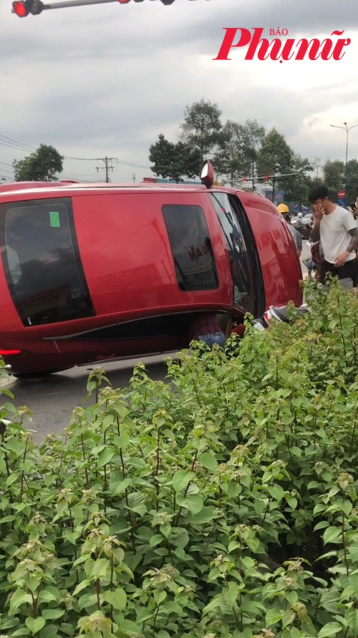 Ôtô tông loạt xe khiến nhiều người bị thương tại TPHCM