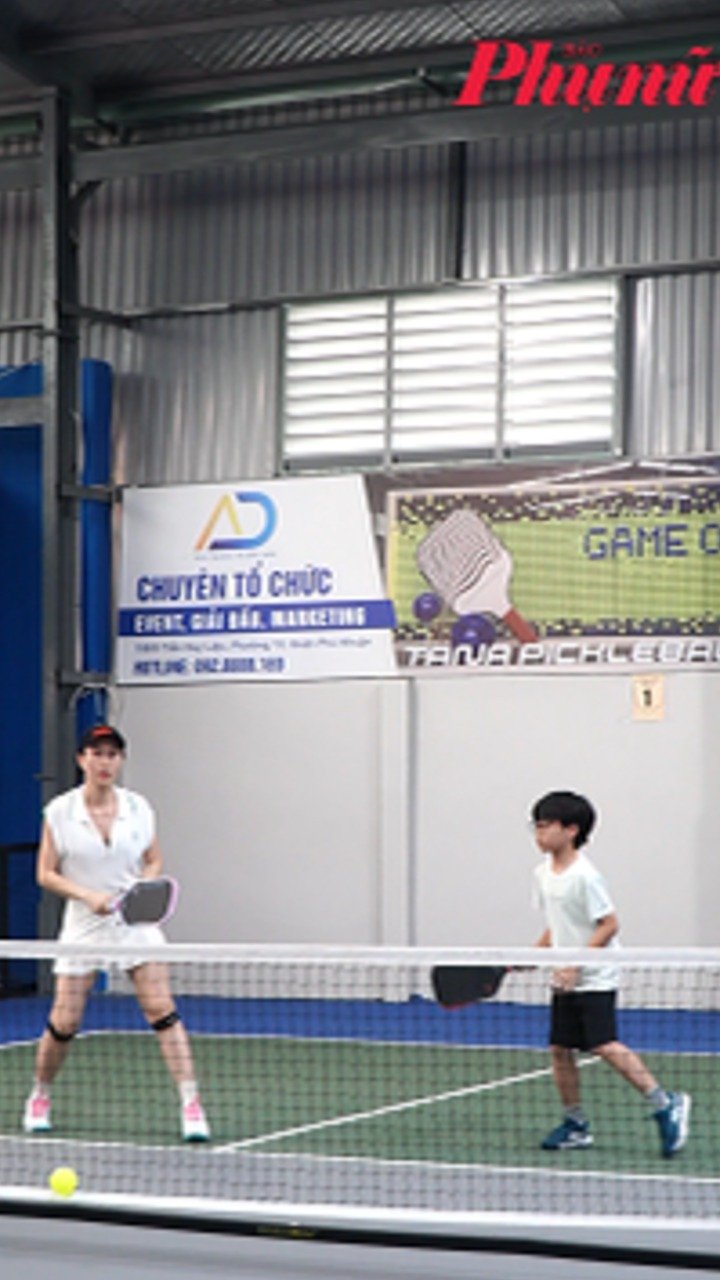 Những tay vợt nhí cùng ba mẹ chinh phục sân đấu Pickleball