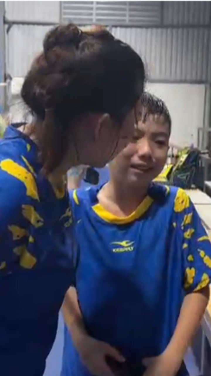 Trận chung kết Gia đình gián đoạn vì VĐV nhí sợ mưa