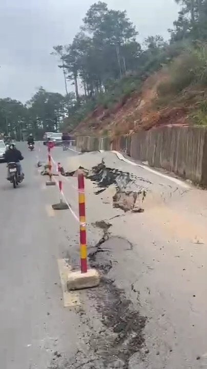 Đường quốc lộ qua Măng Đen bỗng trồi lên hơn 1m