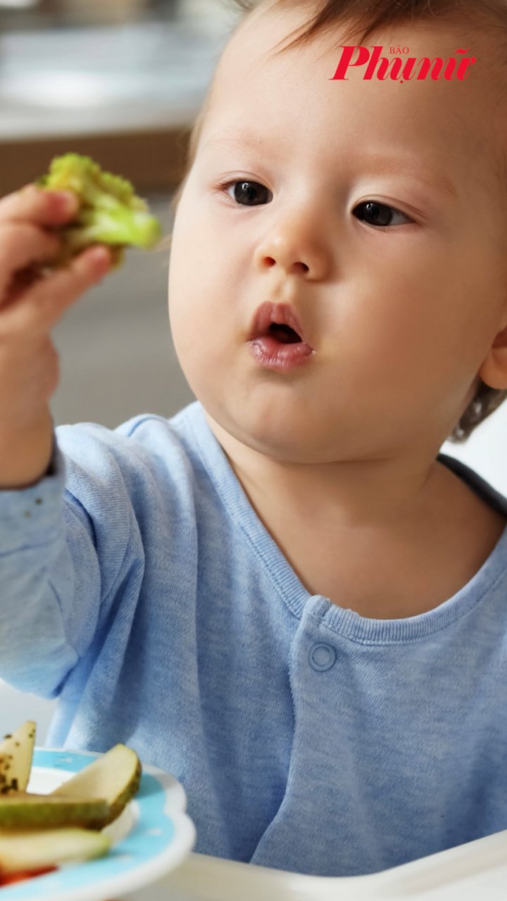 Trẻ bị hen suyễn nên ăn uống như thế nào?