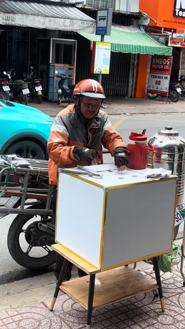 Tủ bánh mì yêu thương ở Sài Gòn