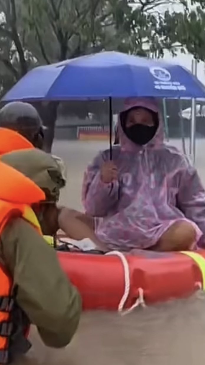 Đắk Lắk: Hàng ngàn người dân chạy lũ