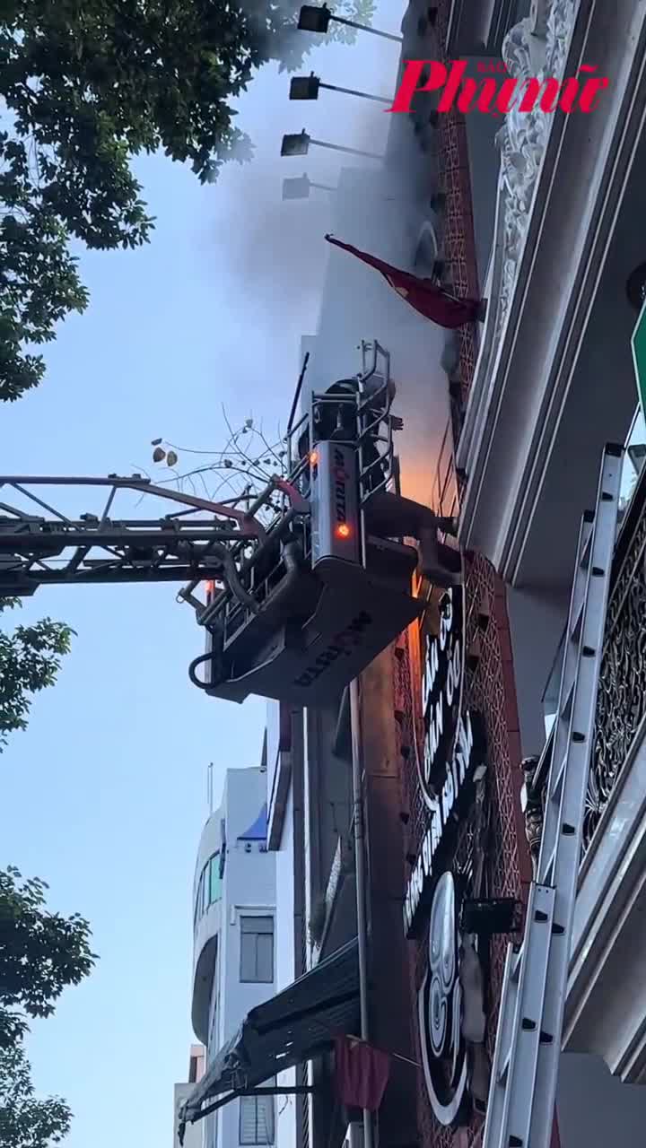 Cháy quán ăn ở trung tâm TPHCM, khiến 4 người không qua khỏi