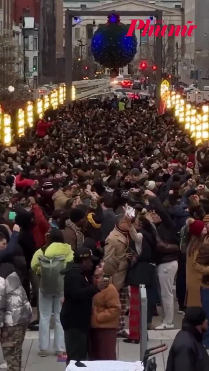 Lập kỷ lục thế giới mới về số cặp đôi hôn nhau