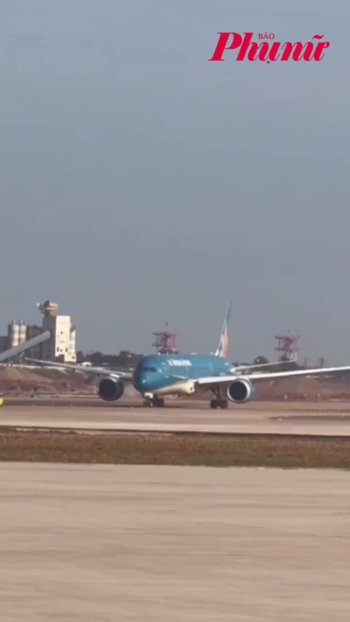 Sáng nay, Vietnam Airlines, Vietjet, Bamboo đồng loạt bay chuyến đầu tiên tới sân bay Long Thành