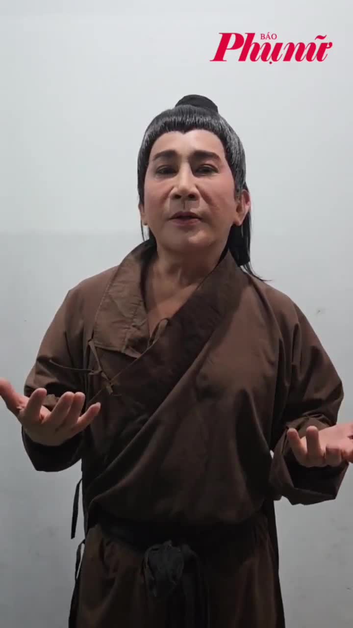 Nghệ sĩ Kim Tử Long không thể hát, nói trên sân khấu?