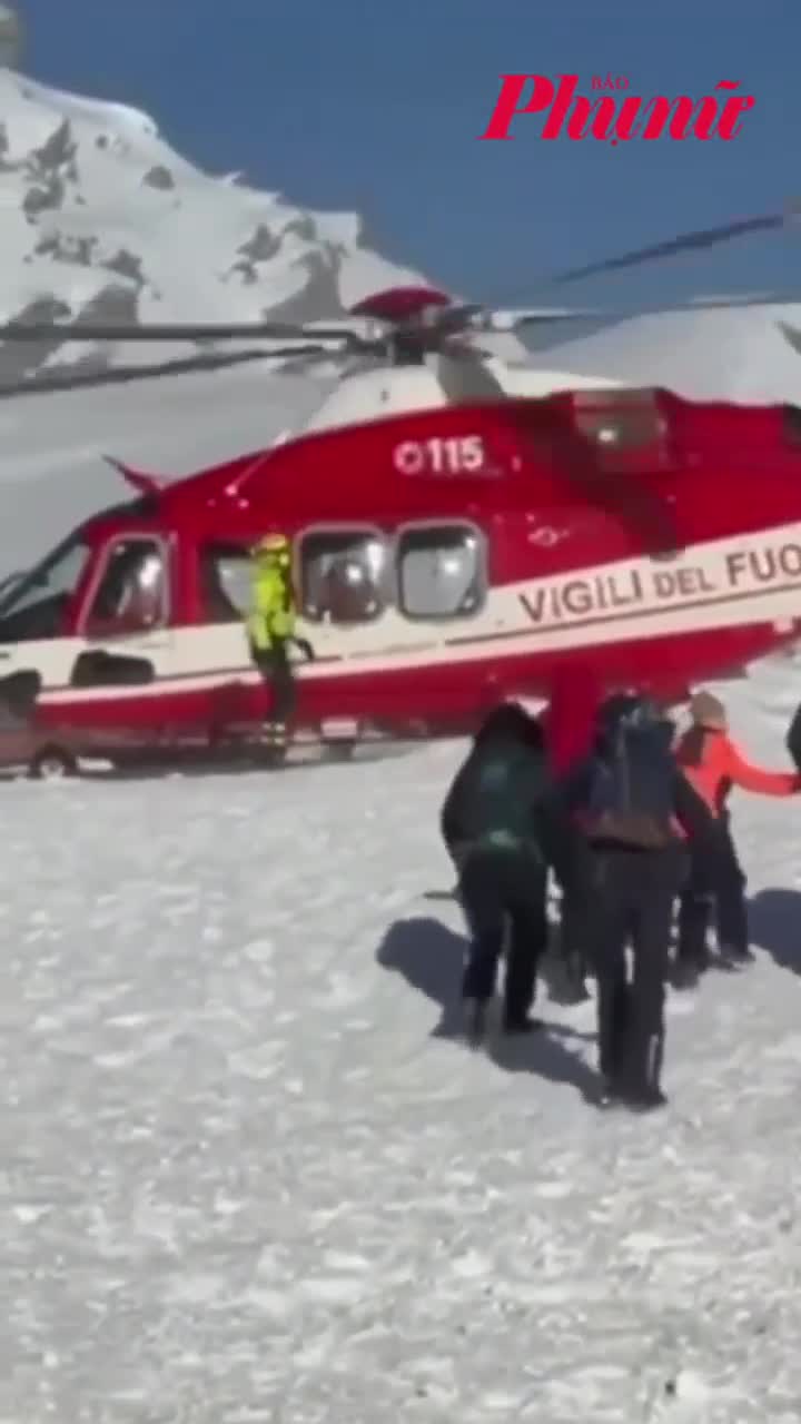 Trực thăng giải cứu cả trăm người ở vùng núi tuyết sau tai nạn cáp treo