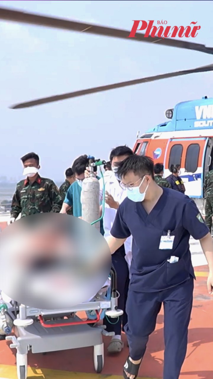 Trực thăng khẩn cấp đưa bệnh nhân hôn mê vào đất liền điều trị