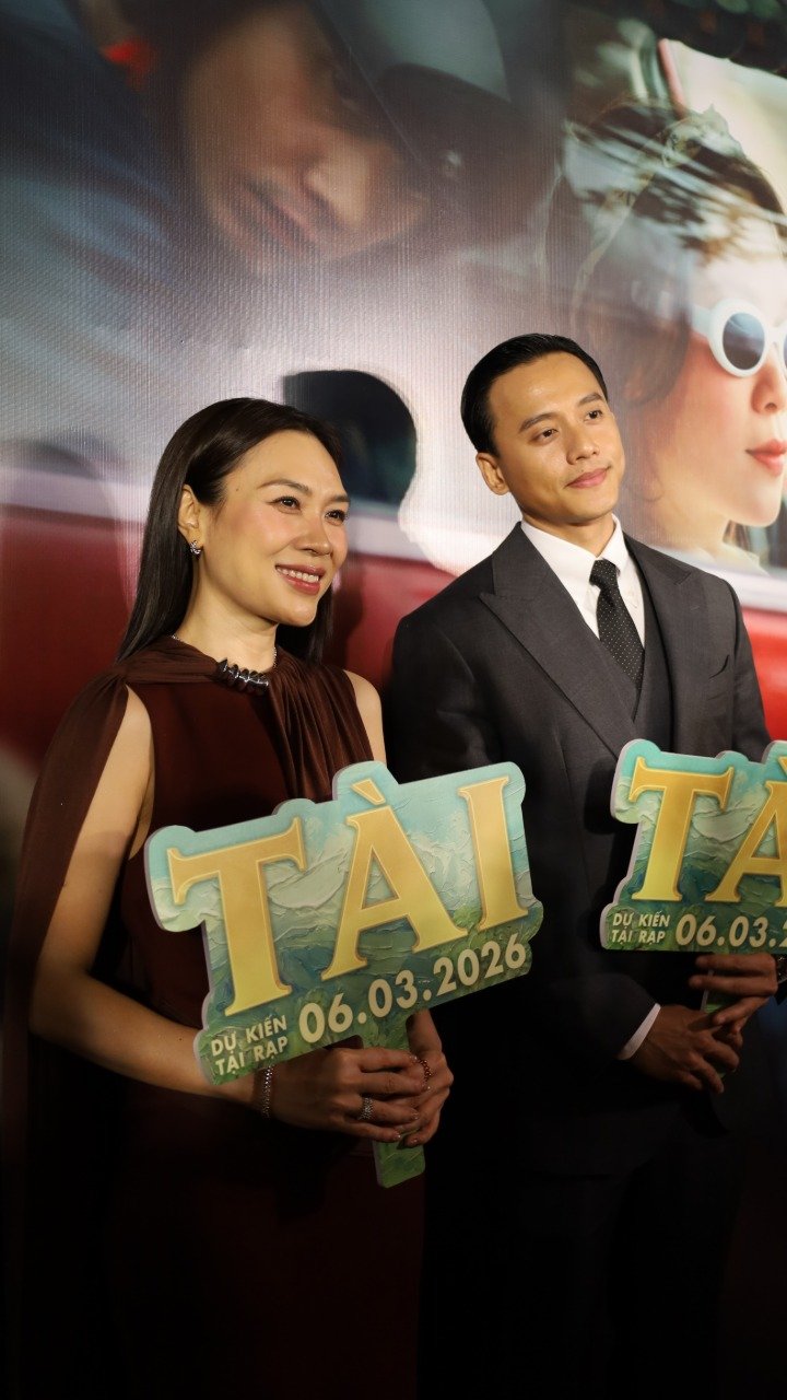 Mai Tài Phến và Mỹ Tâm tay trong tay giữa 'rừng' ống kính tại buổi ra mắt phim 'Tài'