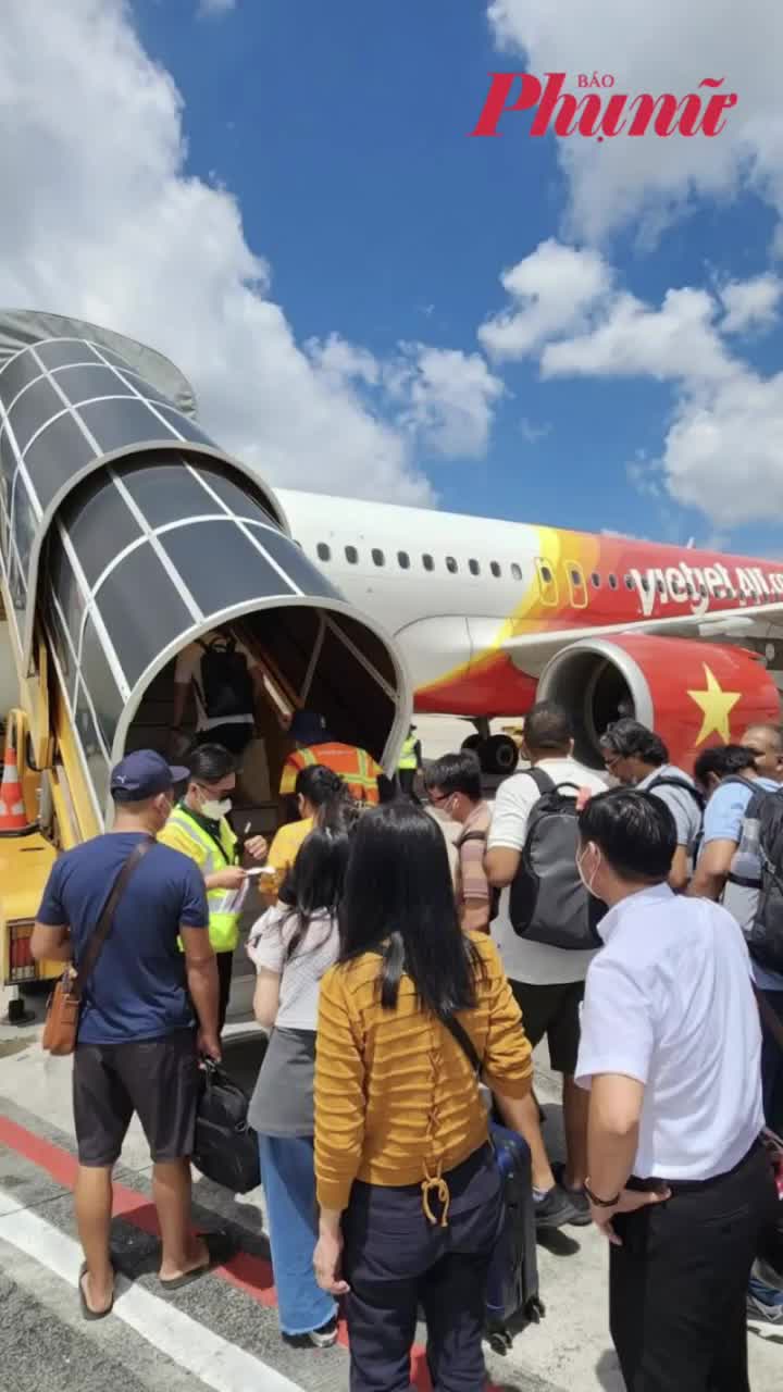 Những lưu ý khi đi máy bay, tàu hoả dịp Tết