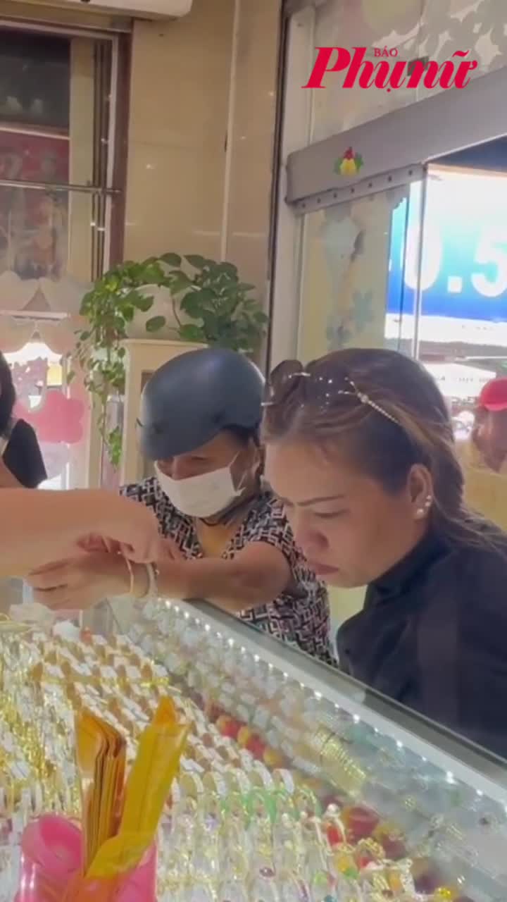 Giá vàng ngày 14/2: Vàng trong nước giảm sau nhiều ngày ổn định