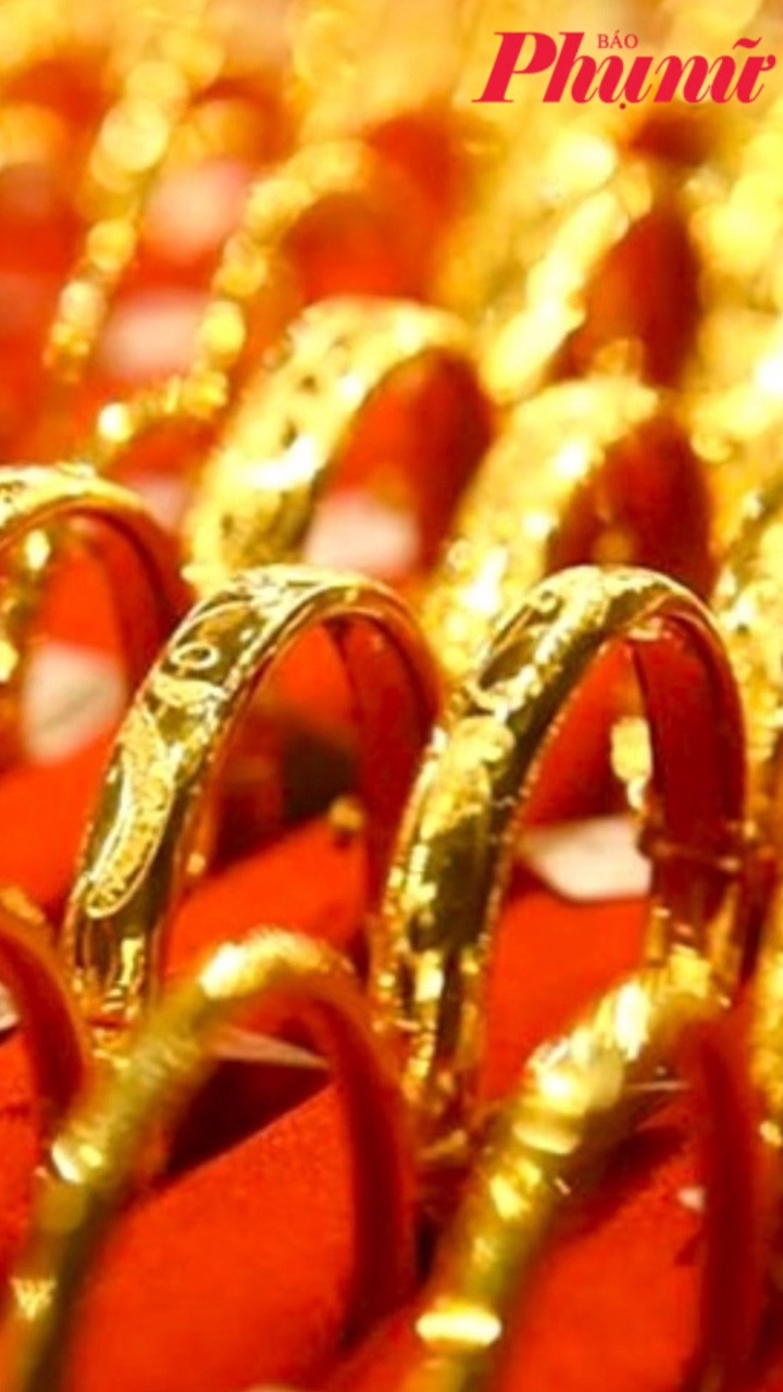 Giá vàng ngày 3/3: Vàng thế giới vẫn cao chót vót, trong nước đảo chiều giảm mạnh