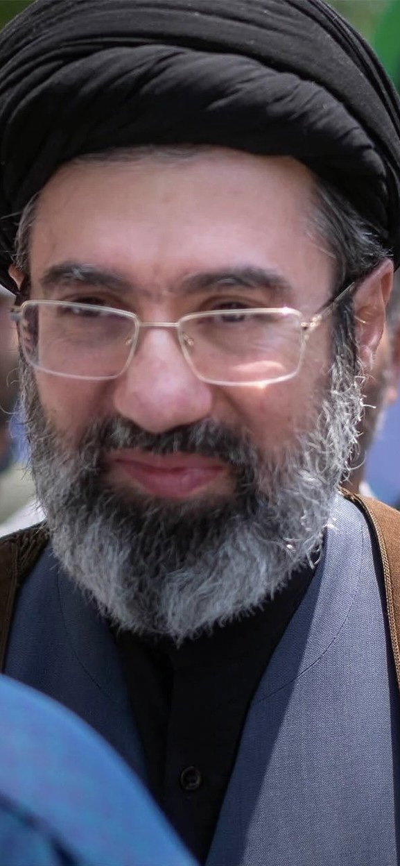 Vừa nhậm chức chưa đầy 24 giờ, tân lãnh tụ tối cao Iran được xác nhận bị thương