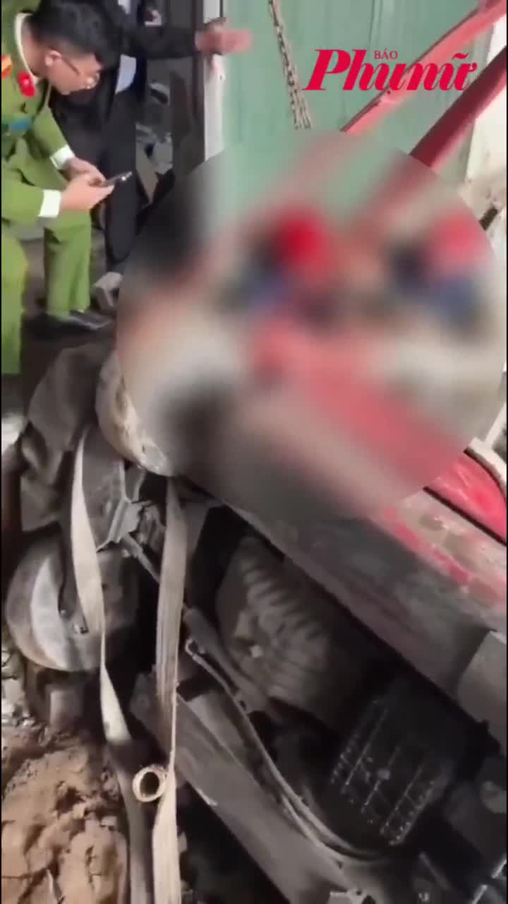 Giải cứu tài xế bị xe nâng đè ở Bắc Ninh
