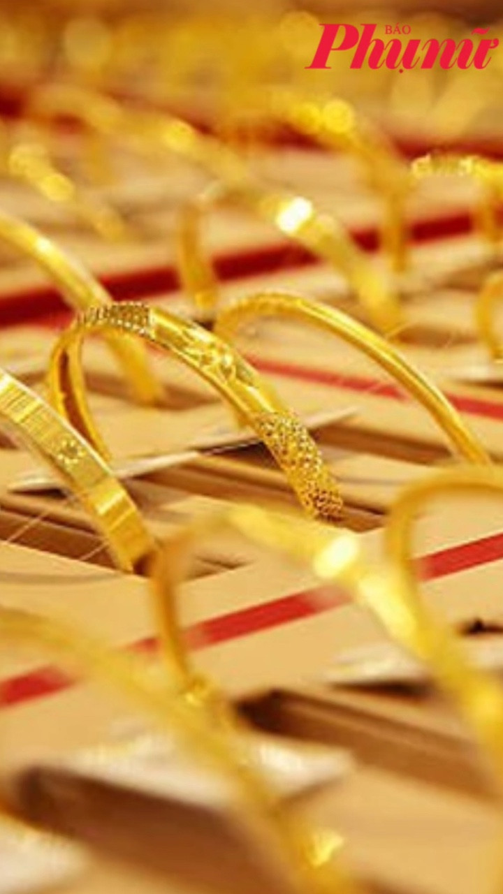 Giá vàng ngày 20/3: Rơi thẳng đứng!