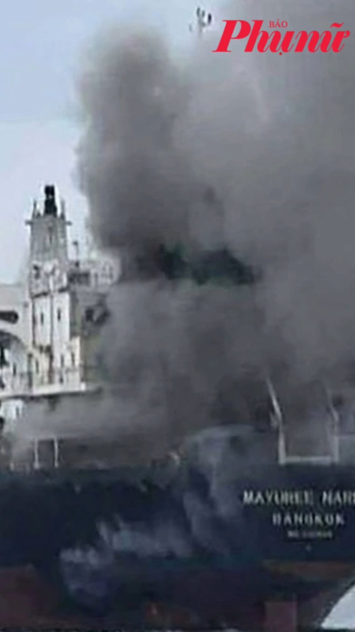 Mỹ tuyên bố phá hủy các nhà máy điện của Iran nếu nước này không mở eo biển Hormuz