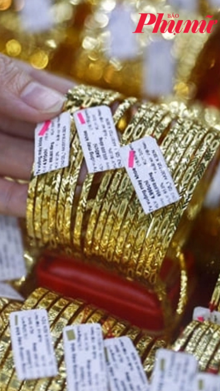 Giá vàng ngày 30/3: Trong nước và thế giới đều giảm