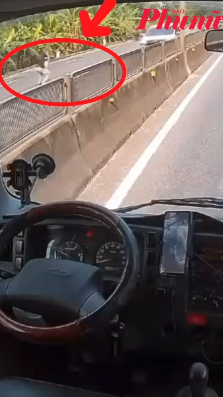 Tài xế xe tải kịp thời cứu bé gái 2 tuổi đi lạc giữa quốc lộ 1