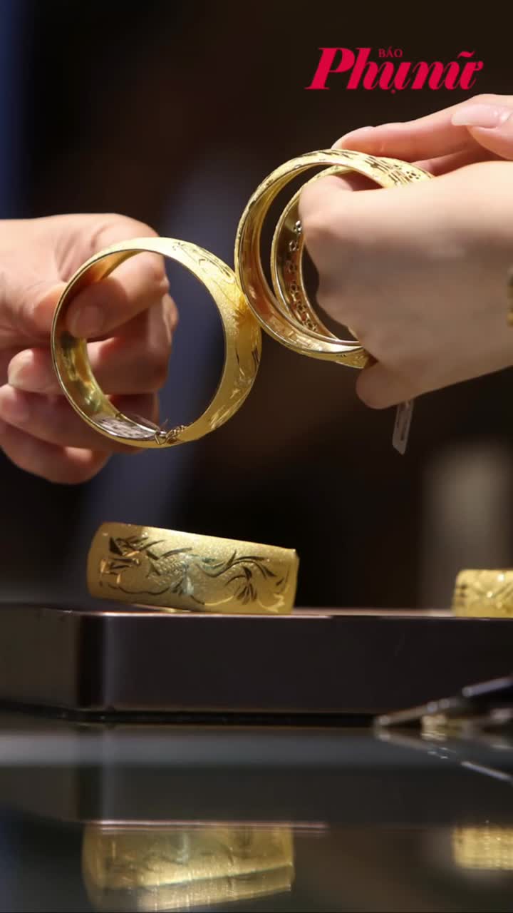 Giá vàng ngày 13/4: Giảm sau khi đứng yên vào cuối tuần