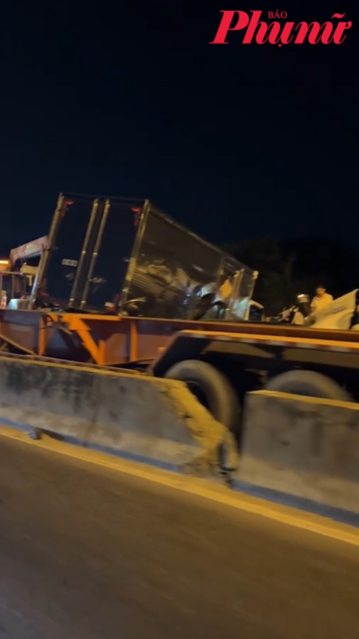 Hiện trường 6 ô tô tông liên hoàn trên cầu Phú Mỹ