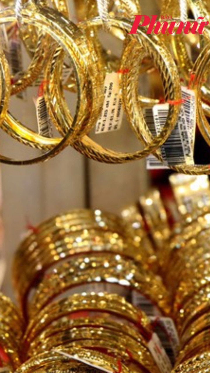 Giá vàng ngày 27/4: vàng thế giới tiếp tục giảm, dòng tiền chuyển dịch sang cổ phiếu