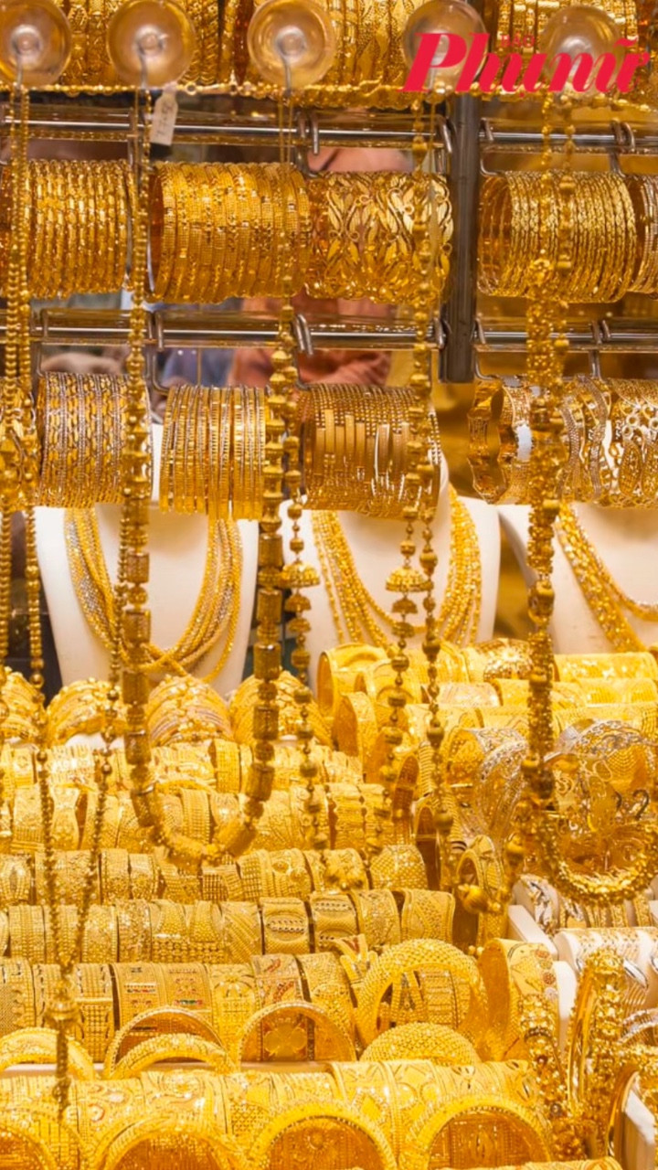 Giá vàng ngày 28/4: Tiếp tục giảm, dự báo của các chuyên gia khó chính xác?