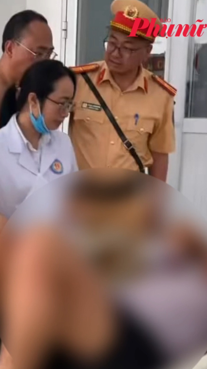 Phú Thọ: CSGT khẩn cấp dùng xe chuyên dụng, mở đường đưa nạn nhân tai nạn giao thông đến bệnh viện