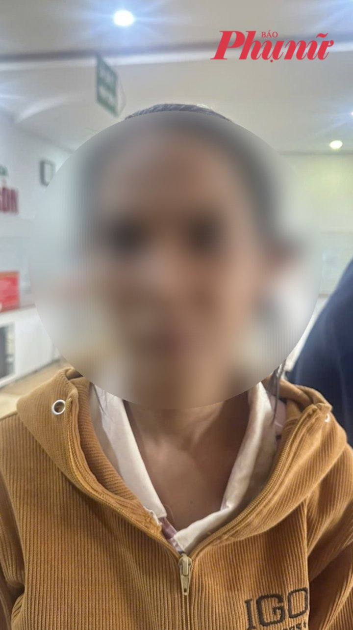 Bắt khẩn cấp người mẹ và nhân tình bạo hành cháu bé 2 tuổi