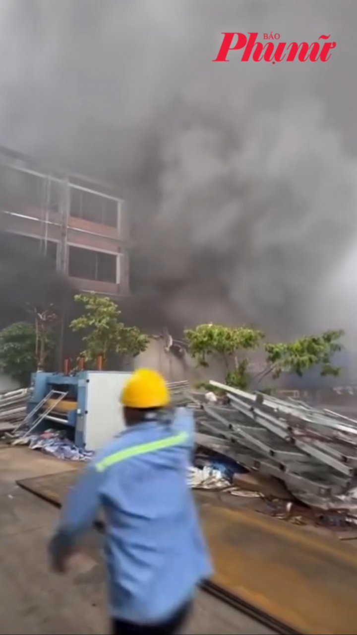 Cháy lớn ở khu công nghiệp tại Đồng Nai lúc giữa trưa