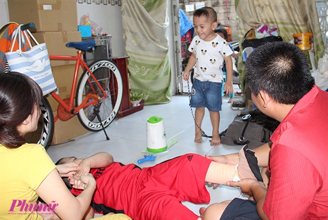 Hành trình nghị lực của cậu bé 5 tuổi bị phỏng nặng khi ngã vào chảo nước sôi Hanh trinh nghi luc cua cau be 5 tuoi bi phong nang khi nga vao chao nuoc soi