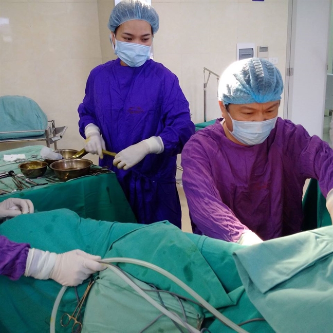 Cô gái có 2 bộ phận sinh dục trên cơ thể được trả lại giới tính thật Co gai co 2 bo phan sinh duc tren co the duoc tra lai gioi tinh that