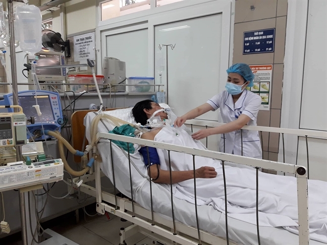 Nghe chuyên gia hóa học phân tích việc tranh cãi rượu methanol giữa Bộ Y tế và Bộ Công thương Nghe chuyen gia hoa hoc phan tich viec tranh cai ruou methanol giua Bo Y te va Bo Cong thuong