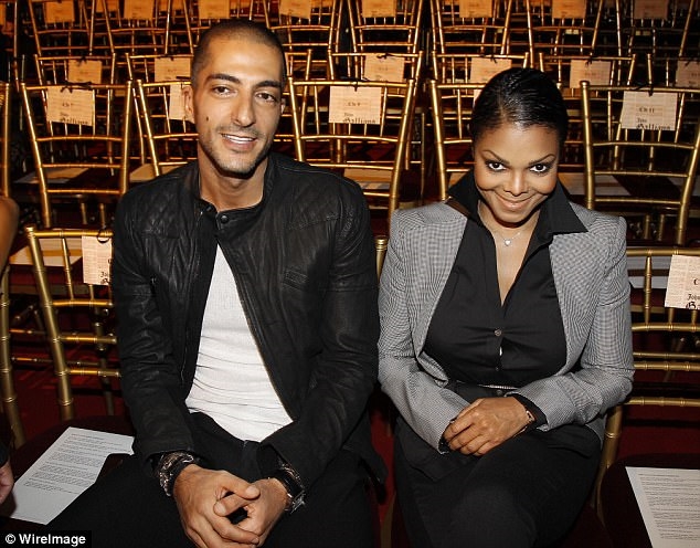 Janet Jackson lần đầu khoe con trai sau khi ly hôn Janet Jackson lan dau khoe con trai sau khi ly hon