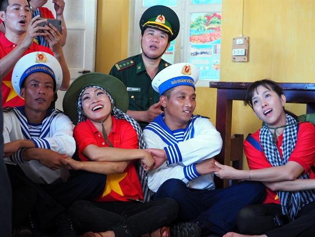 Hát giữa Trường Sa Hat giua Truong Sa