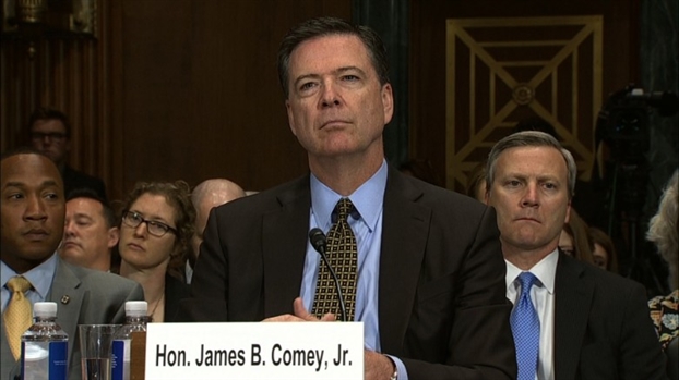 Giám đốc FBI có 'quyết định đúng' trong việc bà Clinton thất cử? Giam doc FBI co 'quyet dinh dung' trong viec ba Clinton that cu?