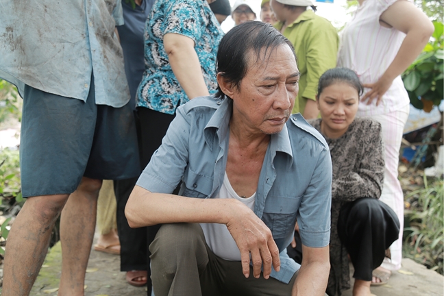 Nghệ sĩ Lê Bình chỉ còn nghe được một tai Nghe si Le Binh chi con nghe duoc mot tai