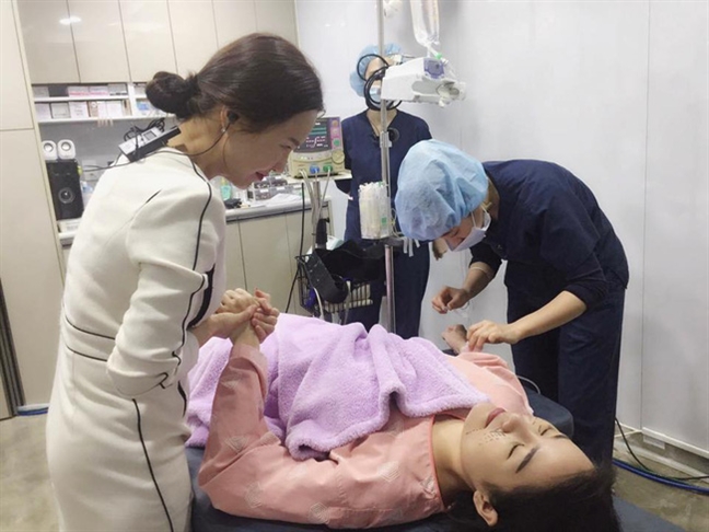 Điểm danh sao Việt công khai hình ảnh làm đẹp từ phòng thẩm mỹ Diem danh sao Viet cong khai hinh anh lam dep tu phong tham my