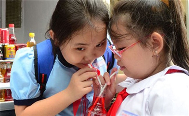Vì sao có thể chết vì uống nước tăng lực? Vi sao co the chet vi uong nuoc tang luc?