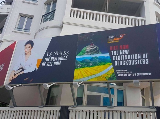 Lý Nhã Kỳ mở tiệc chiêu đãi khách VIP tại Cannes Ly Nha Ky mo tiec chieu dai khach VIP tai Cannes