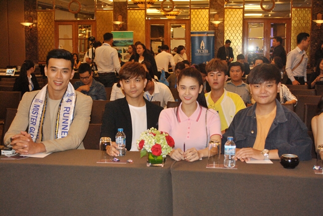 Tim và Trương Quỳnh Anh cùng dự sự kiện nhưng không còn thân mật như xưa Tim va Truong Quynh Anh cung du su kien nhung khong con than mat nhu xua