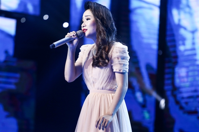 Quang Lê khóc nức nở trên sóng truyền hình vì nhớ về cha Quang Le khoc nuc no tren song truyen hinh vi nho ve cha