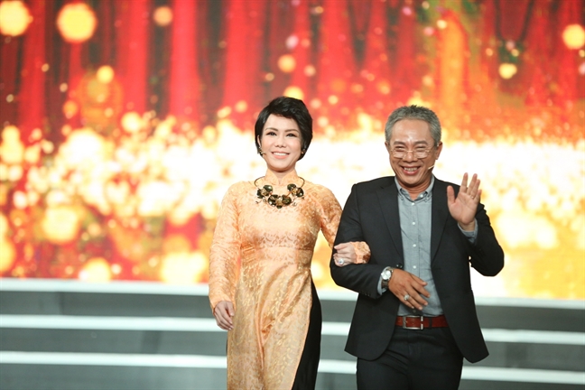 Nghệ sĩ Trung Dân làm giám khảo gameshow sau ồn ào với Hương Giang Idol Nghe si Trung Dan lam giam khao gameshow sau on ao voi Huong Giang Idol