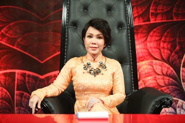 Nghệ sĩ Trung Dân làm giám khảo gameshow sau ồn ào với Hương Giang Idol Nghe si Trung Dan lam giam khao gameshow sau on ao voi Huong Giang Idol
