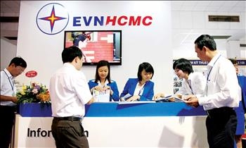 Chăm sóc cây xanh, đảm bảo an toàn lưới điện Cham soc cay xanh, dam bao an toan luoi dien