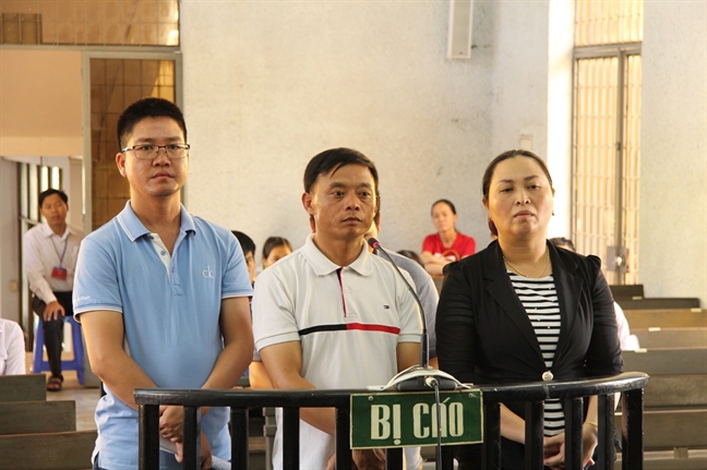 Nữ bị cáo vụ MB24 Đắk Lắk kêu oan tại tòa Nu bi cao vu MB24 Dak Lak keu oan tai toa