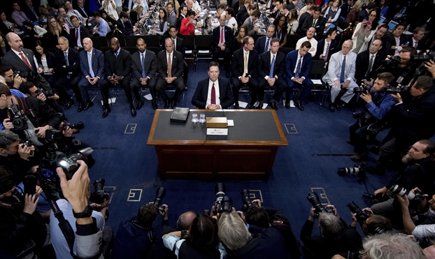 Bom không nổ trong cuộc điều trần cựu Giám đốc FBI Bom khong no trong cuoc dieu tran cuu Giam doc FBI